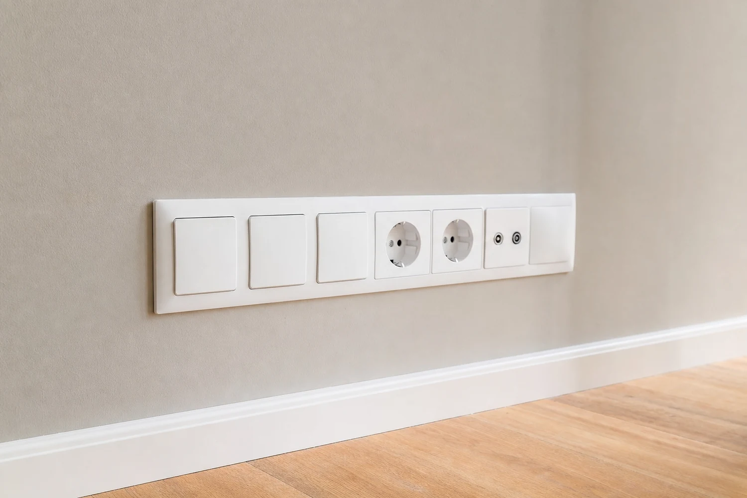Trabajo eléctrico en una vivienda de Carmona